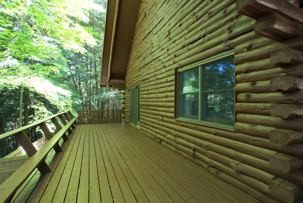 Waterfall Wooded Privacy Deck
